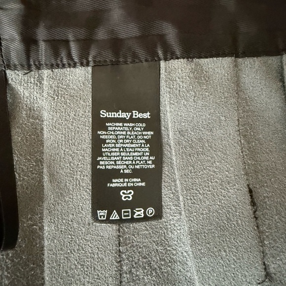 ARITZIA Black Pleated Faux Leather Skirt - Picture 4 of 7